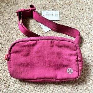 NWT Lululemon Everywhere Belt Bag Mini Ripstop Mauve & Sakura Pink